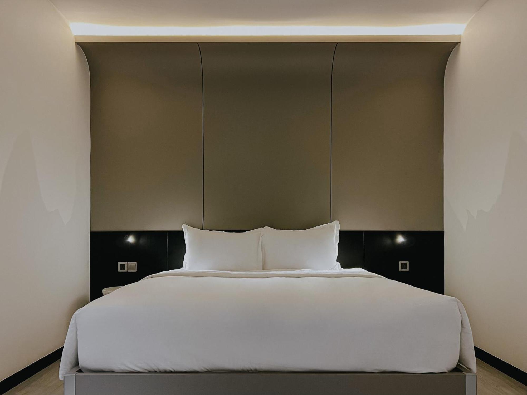 The Concept Hotel Hcmc- District 1 ホーチミン市 エクステリア 写真