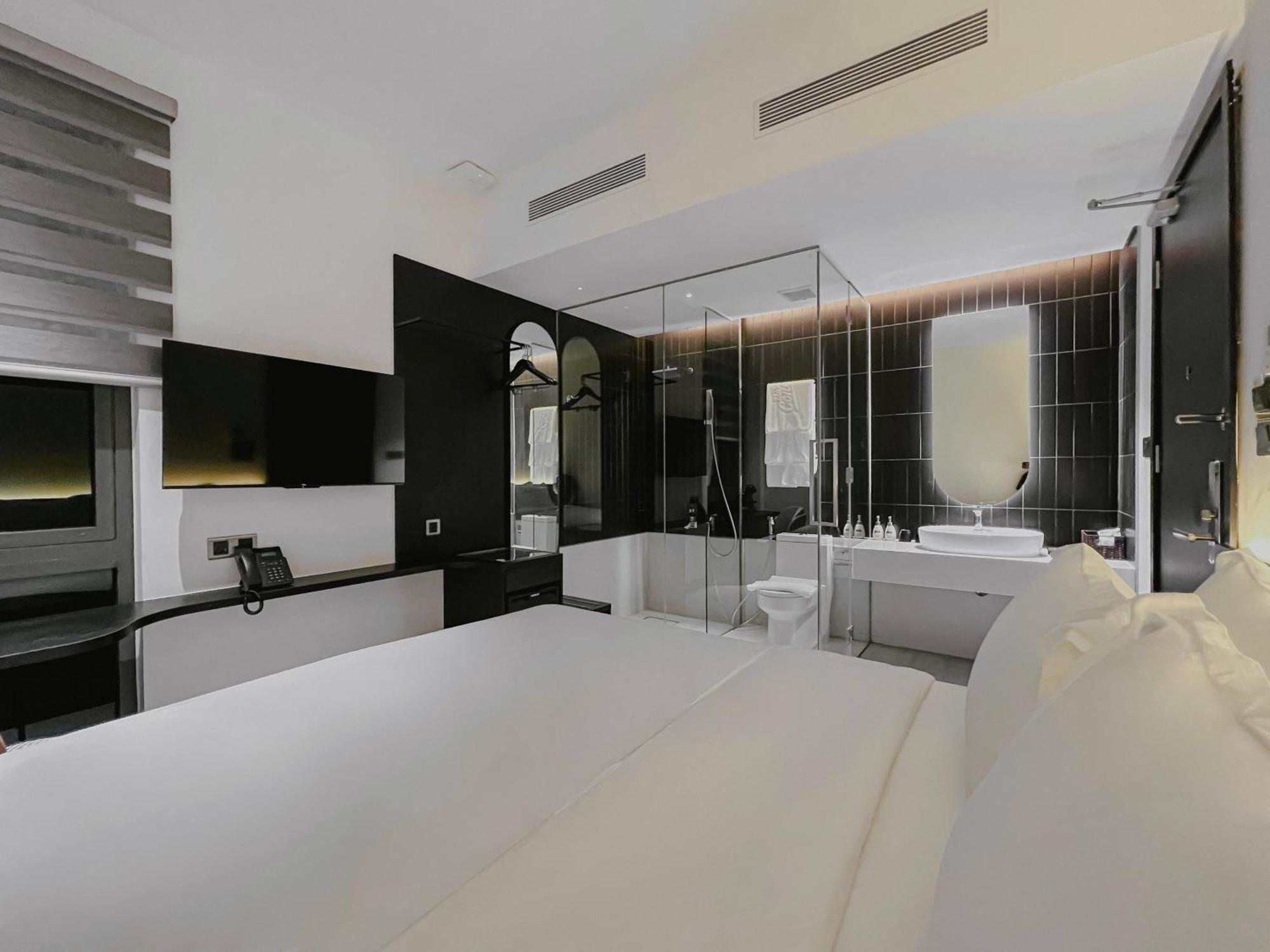 The Concept Hotel Hcmc- District 1 ホーチミン市 エクステリア 写真