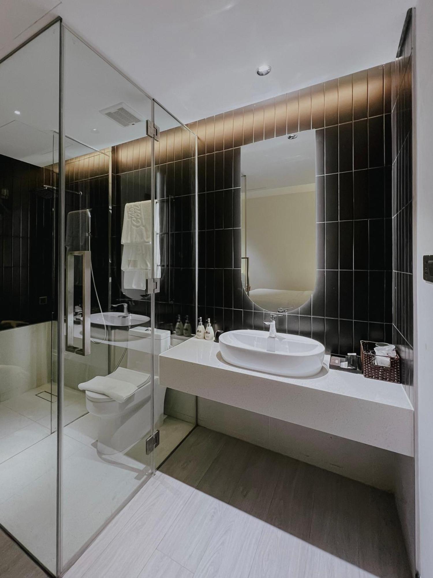 The Concept Hotel Hcmc- District 1 ホーチミン市 エクステリア 写真