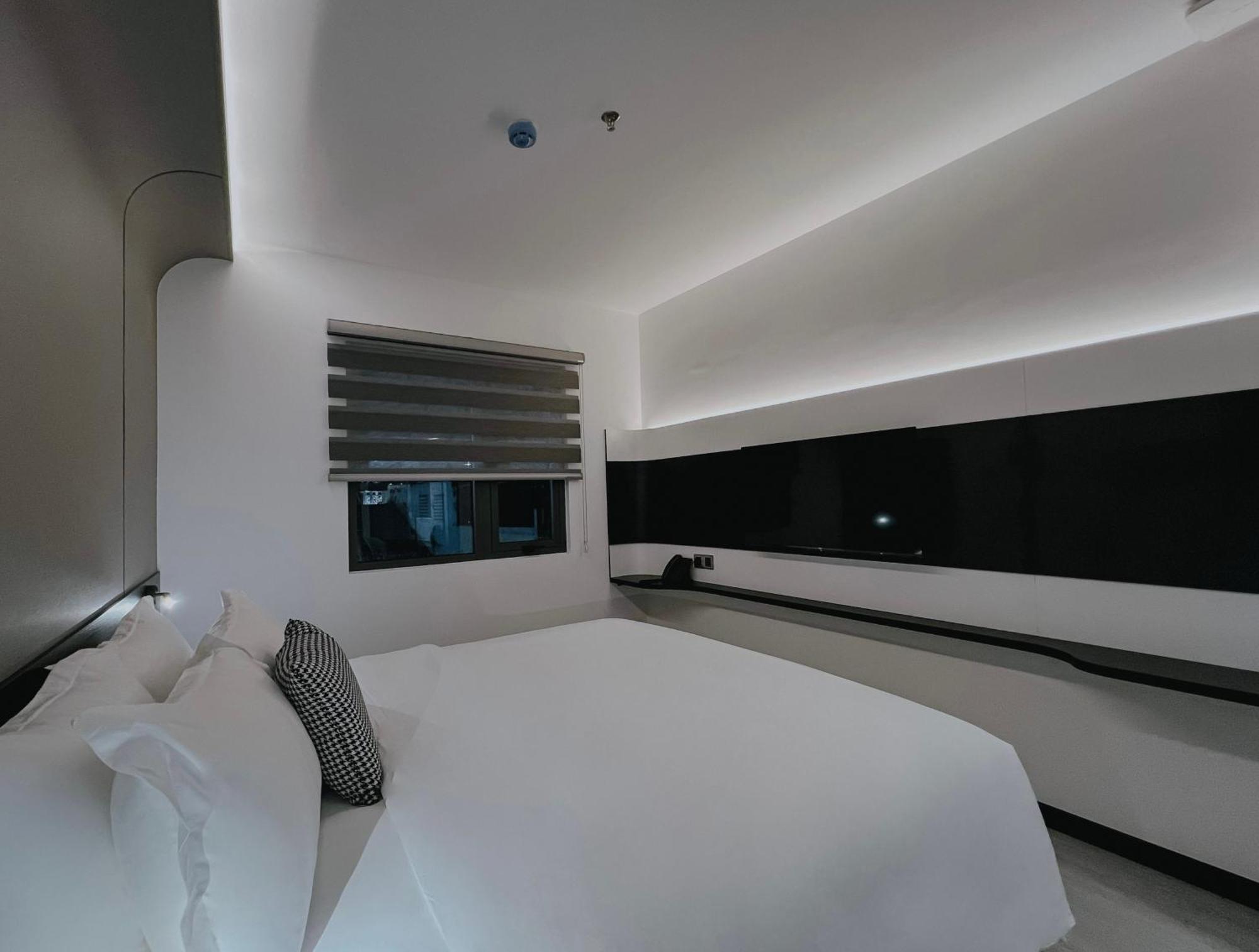 The Concept Hotel Hcmc- District 1 ホーチミン市 エクステリア 写真