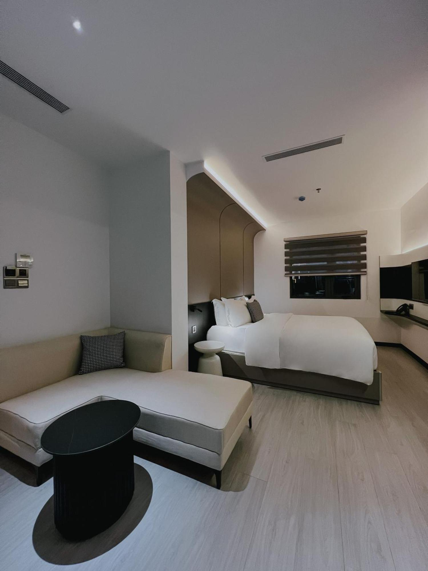 The Concept Hotel Hcmc- District 1 ホーチミン市 エクステリア 写真