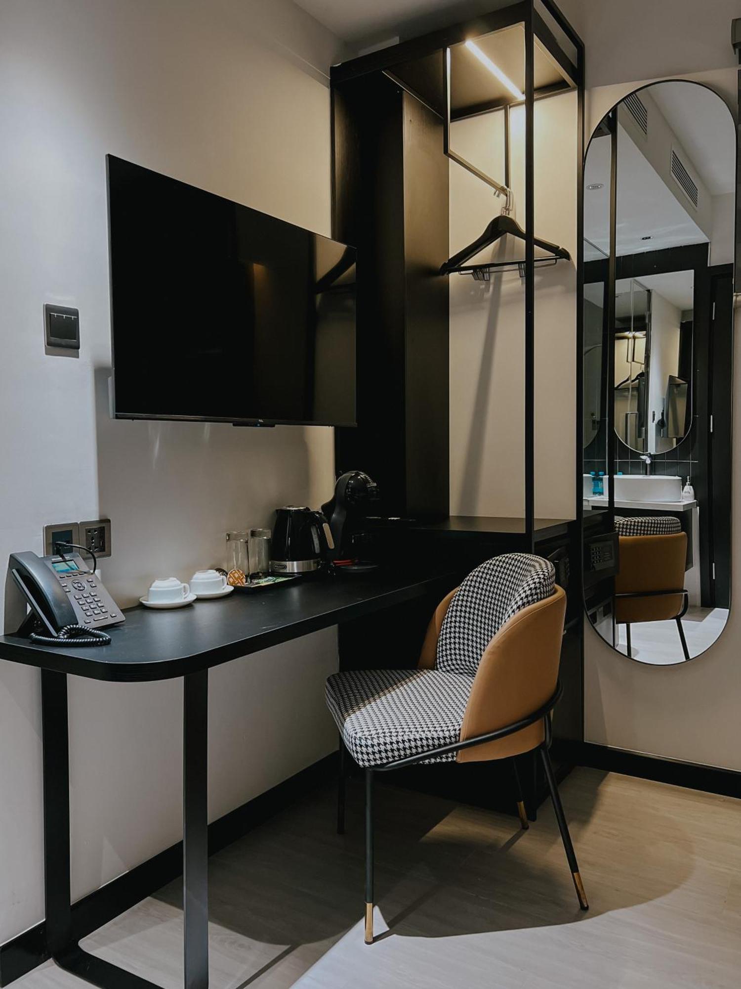 The Concept Hotel Hcmc- District 1 ホーチミン市 エクステリア 写真